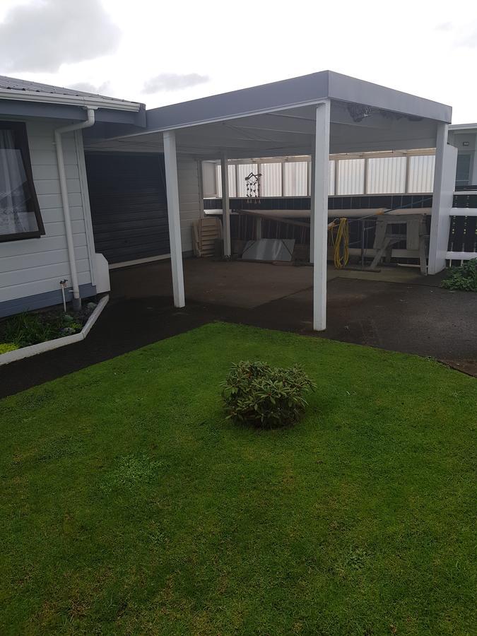 The Garage Hotell Waitara Eksteriør bilde